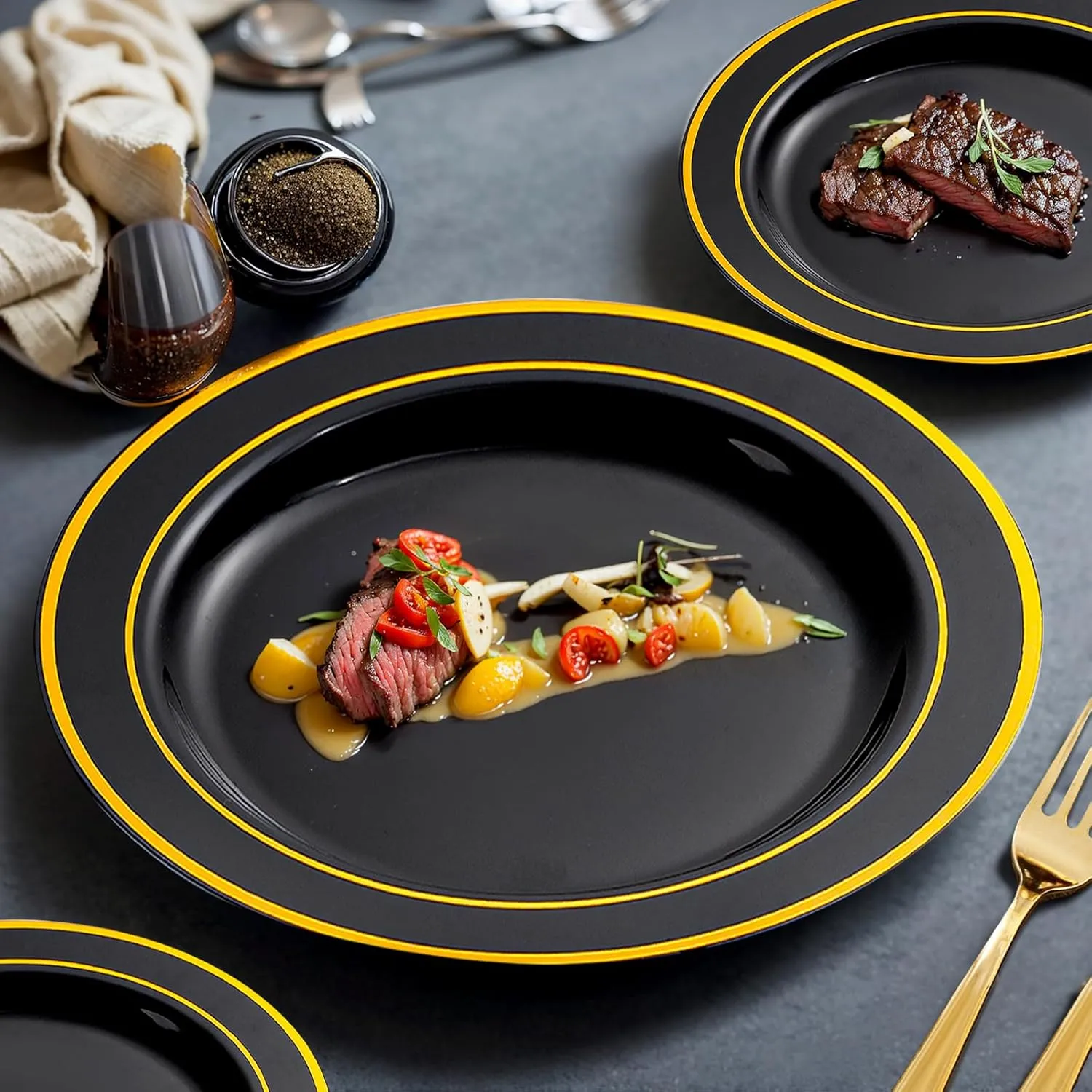 bUCLA 150 Pieces Black and Gold Disposable Dinnerware Set - 25 Guests Black Gold Plastic Plates Include 25 Dinner & 25 Dessert Plates, 25 Spoons, 25 Forks, 25 Knives, 25 Cups for Party